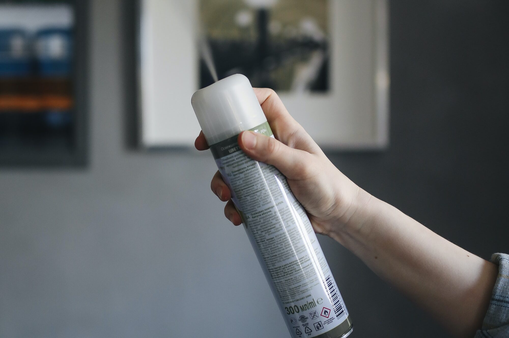 The differences between sprays and aerosols.